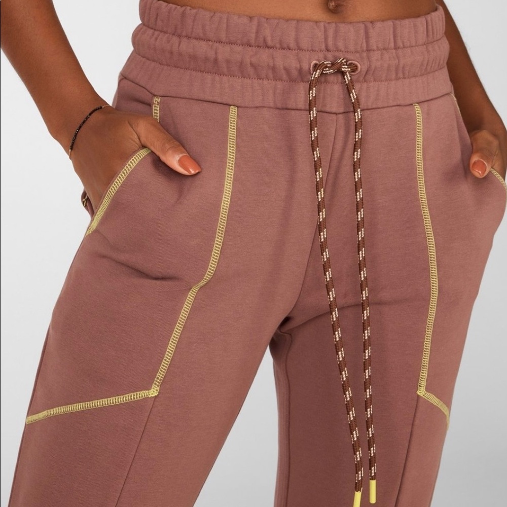 Fabletics Iris Sweatpants 💟